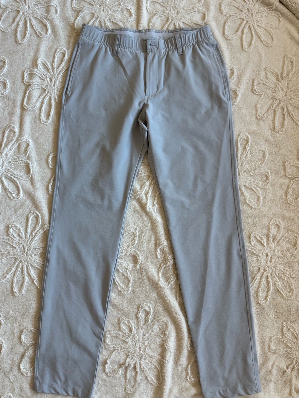 Under Armour Light Gray golf pants Performance Chinos like new 34x34